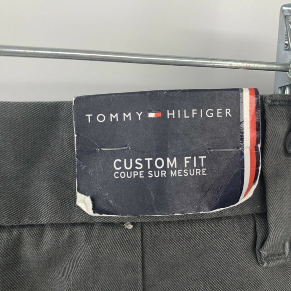 Tommy Hilfiger 40x30 Gray Custom Fit Chino Pants - Picture 5 of 8